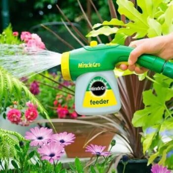 Miracle-Gro Feeder
