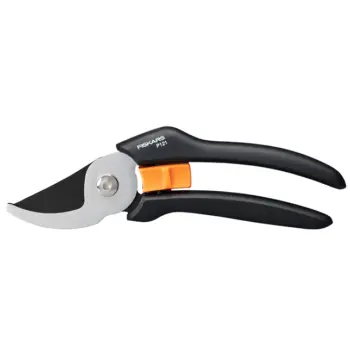 fiskars solid bypass pruner p121 1057160